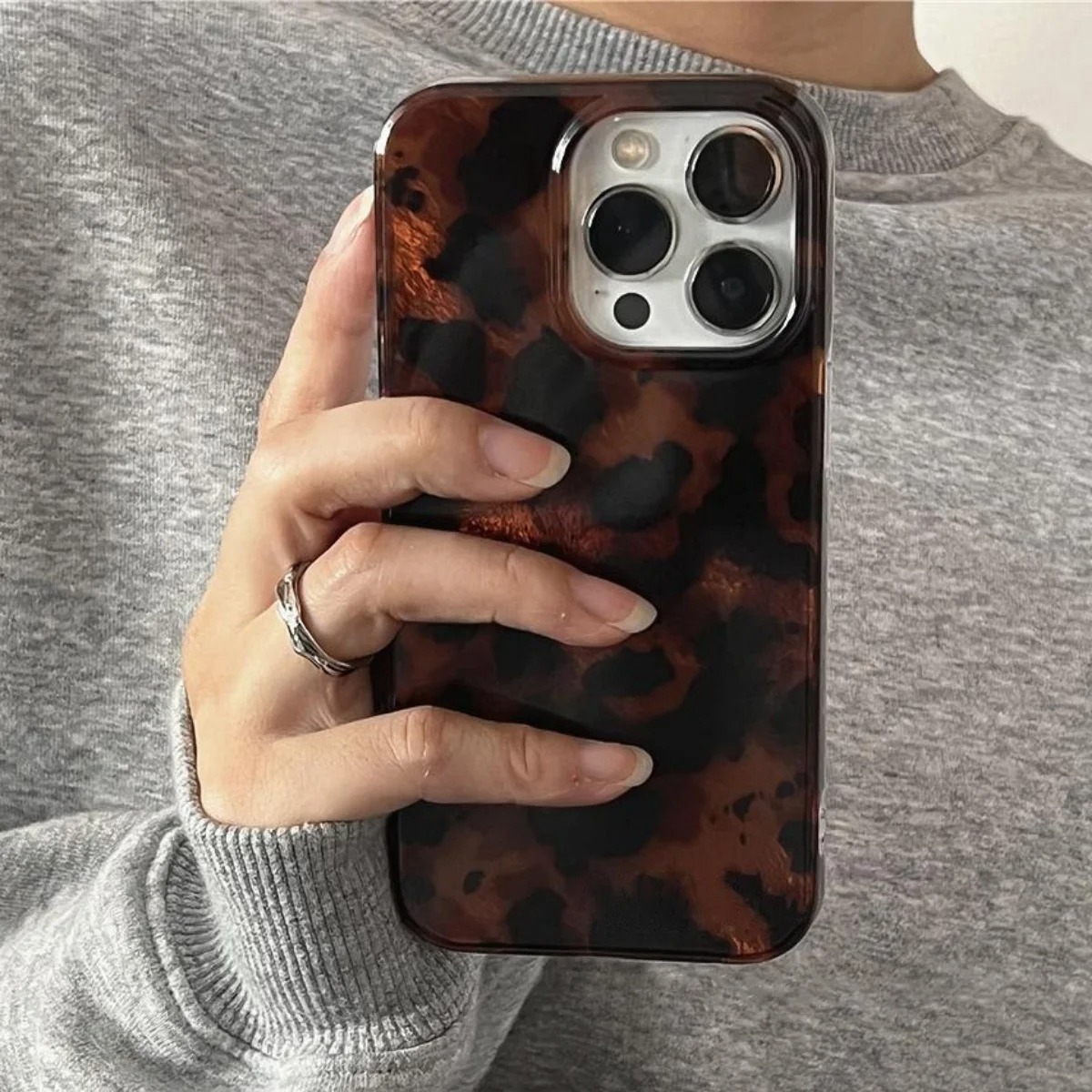 レトロなアンバーテクスチャのレーザー加工スマホケース iPh - Phone Accessories To Sell のレビューと価格