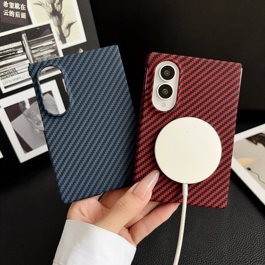 Magsafe対応 カーボンファイバー製スマホケース フロン - Tempered Glass Screen のレビューと価格